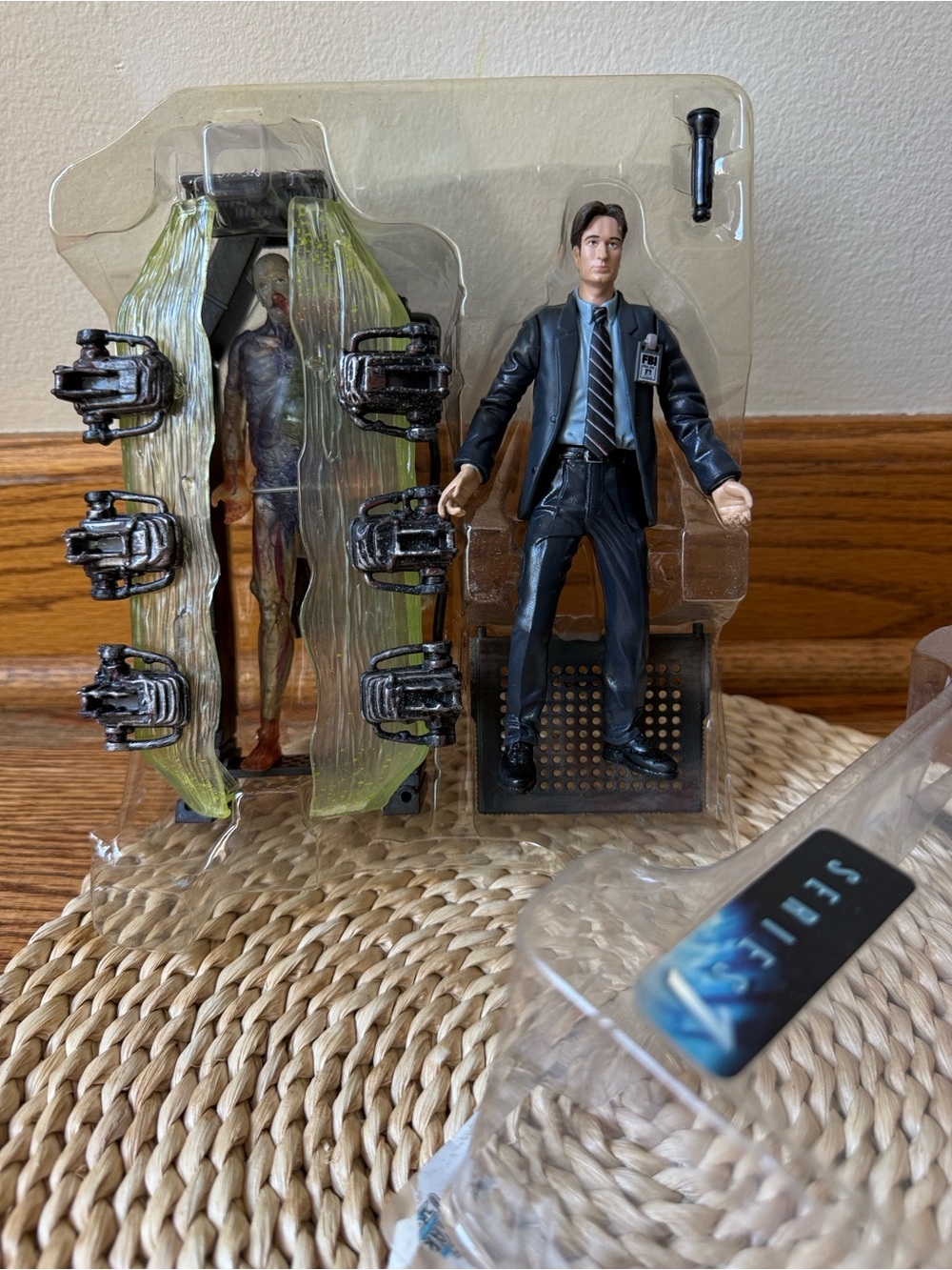 The X-Files -Agent Fox Mulder Action Figure
New
